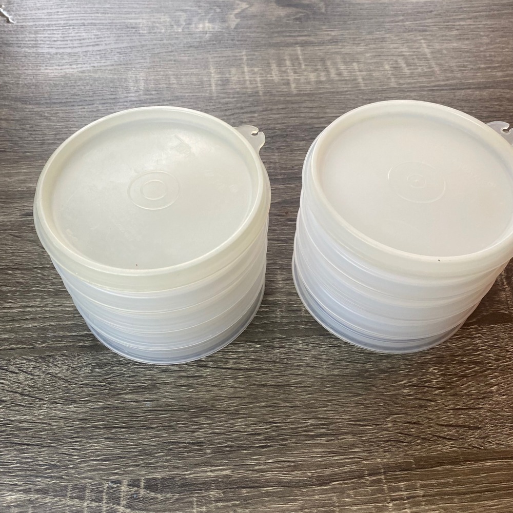 Tupperware Burger‎ Patty Keeper and Lids Seals Clear Frosted Round 10 Piece Lot